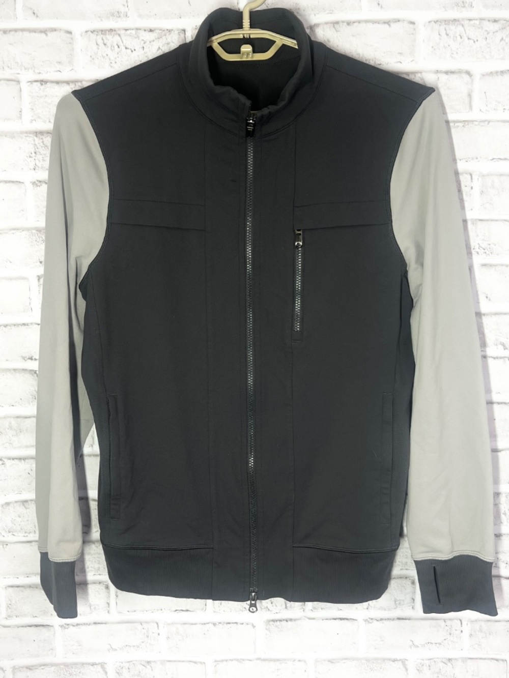 |•LULULEMON•| Black & Gray Full Zip Athletic Performance Jacket Men’s Medium - Picture 2 of 12